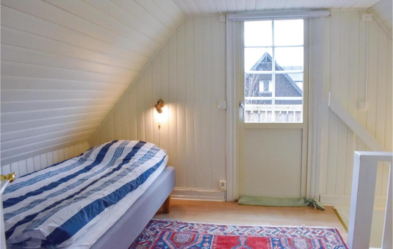 2 Bedroom Gorgeous Home In Hoellviken Bagian luar foto